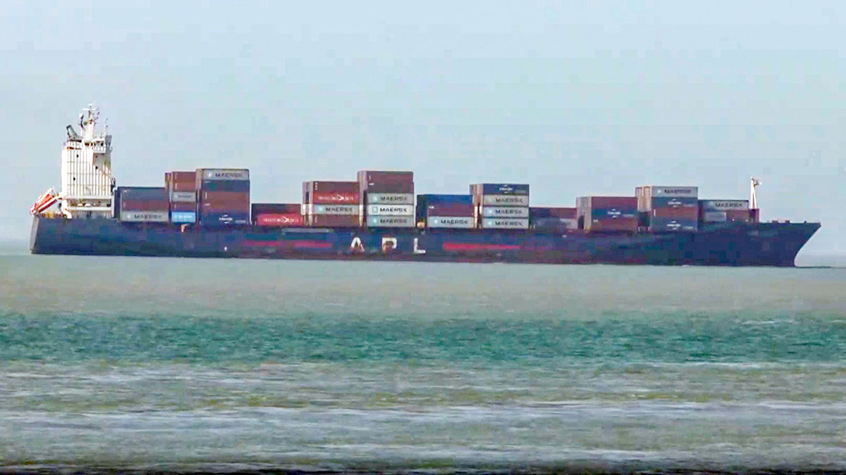 পারস্য উপসাগরে ২০টি ভারতীয় জাহাজ, নিরাপদ ৫৪০ জন নাবিক