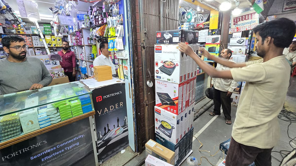 গ্যাসের দাম বাড়তেই কলকাতায় তিনগুণ বাড়ল ইন্ডাকশন মেশিনের বিক্রি