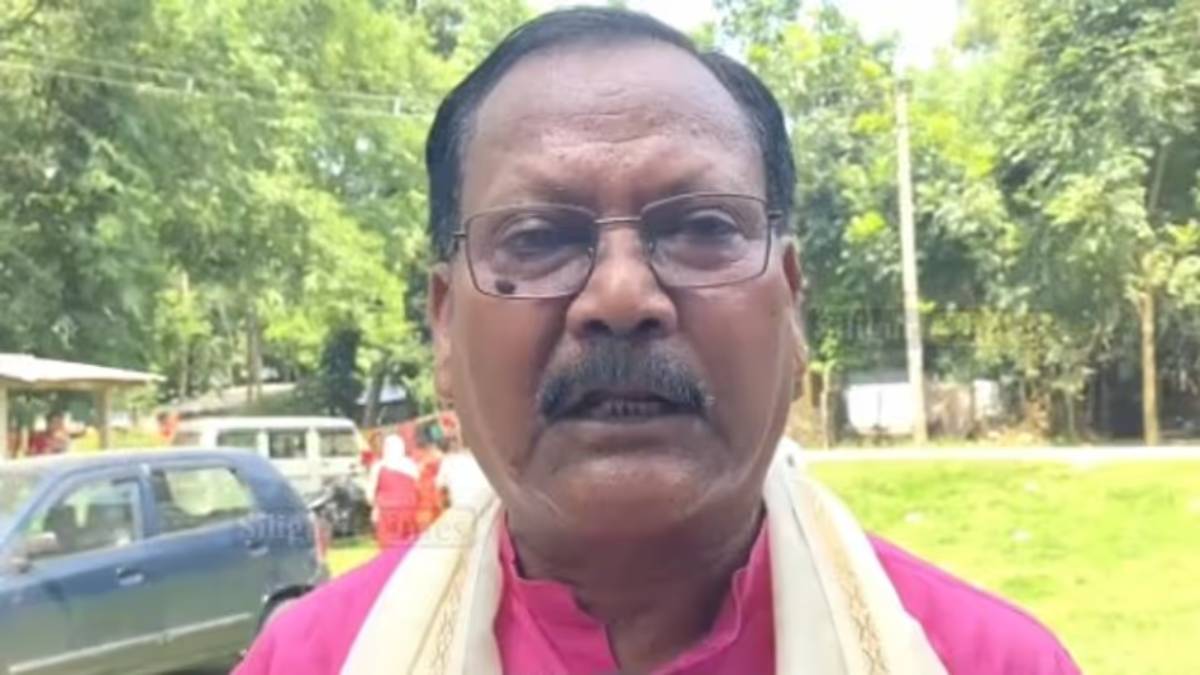 মমতার ফোনে ক্ষোভ প্রশমিত, দলে থেকে প্রার্থীর হয়ে কাজের বার্তা খগেশ্বরের