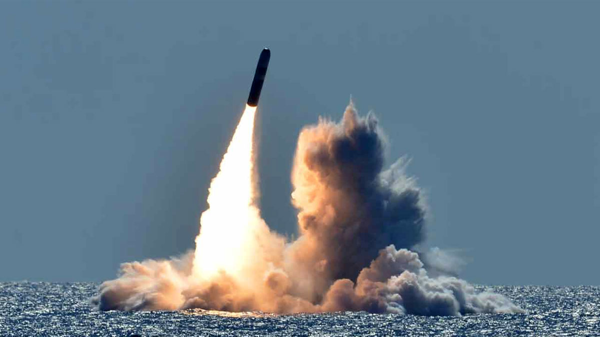 হিরোশিমার ২০ গুণ শক্তিশালী ক্ষেপণাস্ত্র পরীক্ষা আমেরিকার