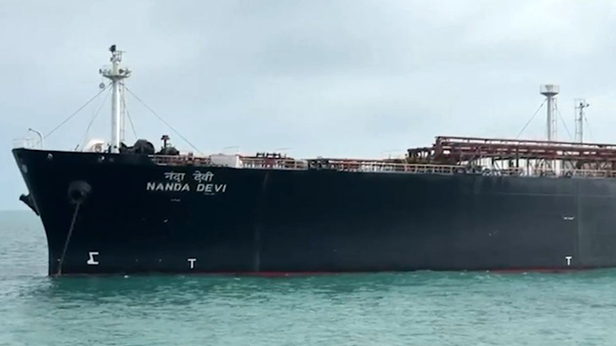 হরমুজ পেরিয়ে গুজরাতে এল এলপিজি ট্যাঙ্কার ‘নন্দা দেবী’