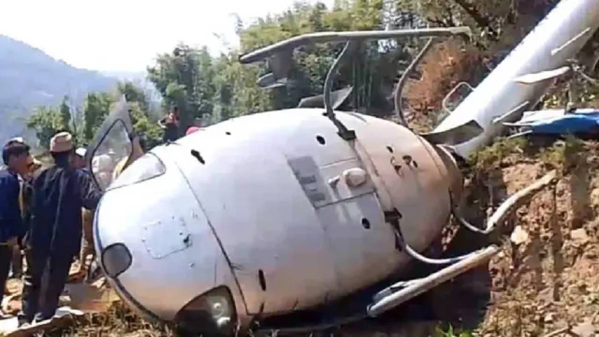 নেপালে ভেঙে পড়ল হেলিকপ্টার, নামতে গিয়ে বিপত্তি