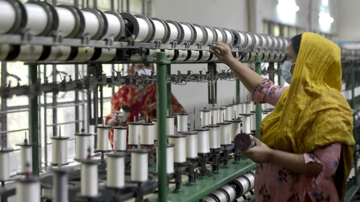 ইরান যুদ্ধের জেরে বড় অর্থনৈতিক ঝুঁকিতে বাংলাদেশ ও পাকিস্তান