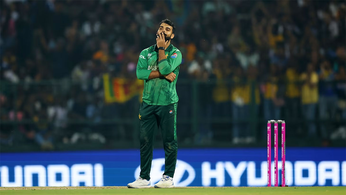 পাক ক্রিকেটারদের আর্থিক জরিমানা