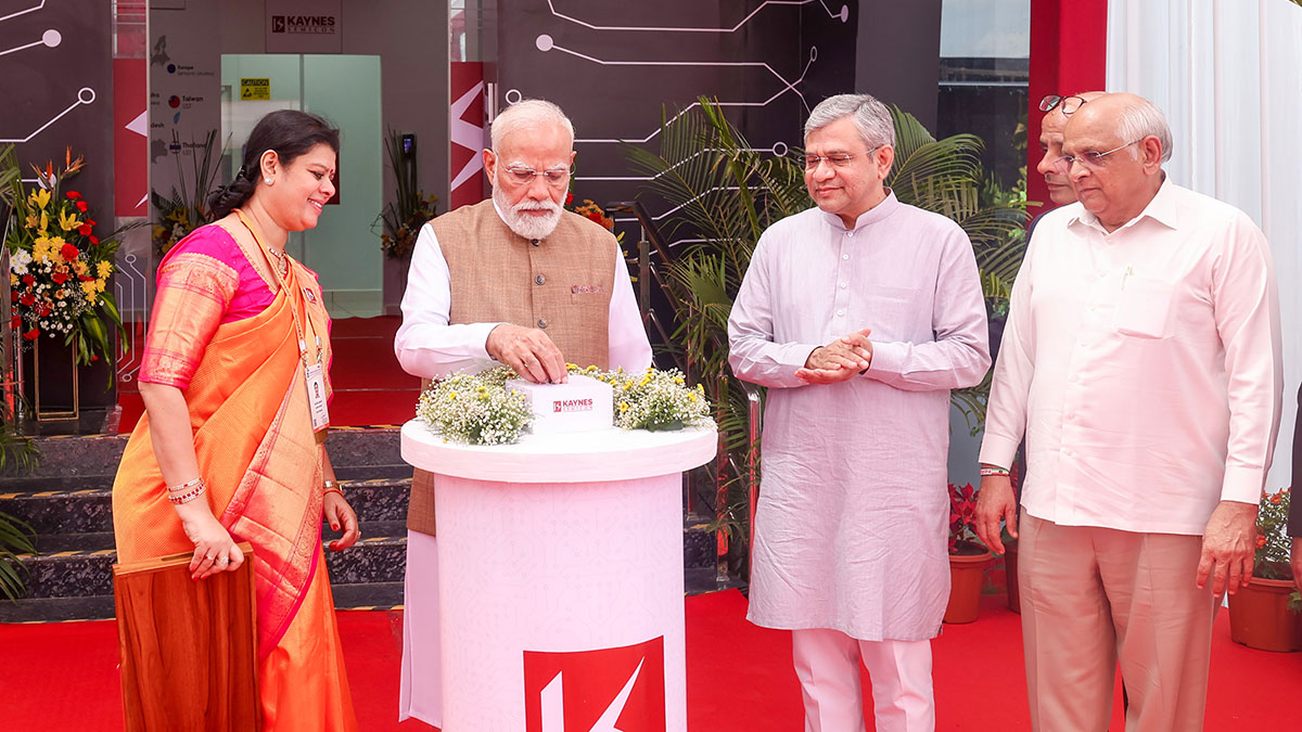 ২০২৬ সালেই চারটি সেমিকন্ডাক্টর কারখানা প্রস্তুতের দাবি কেন্দ্রের