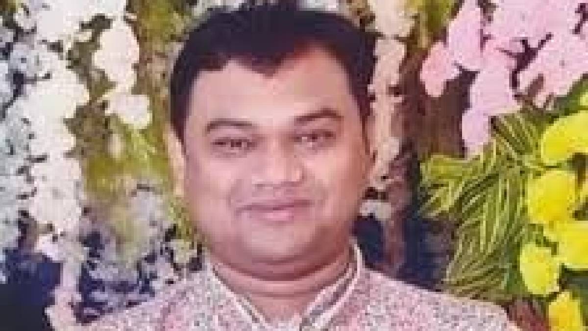 প্রতারণার অভিযোগ থাকা সত্ত্বেও নির্বাচনে প্রার্থী সিন্টু, বিজেপির সিদ্ধান্তে অস্বস্তি