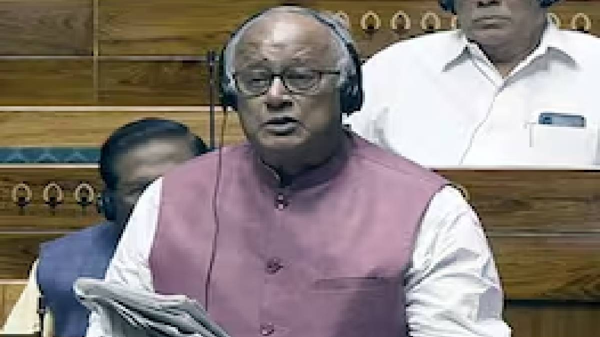 তৃণমূলের আপত্তির মধ্যেই রাষ্ট্রপতির প্রাতঃরাশে সৌগত রায়