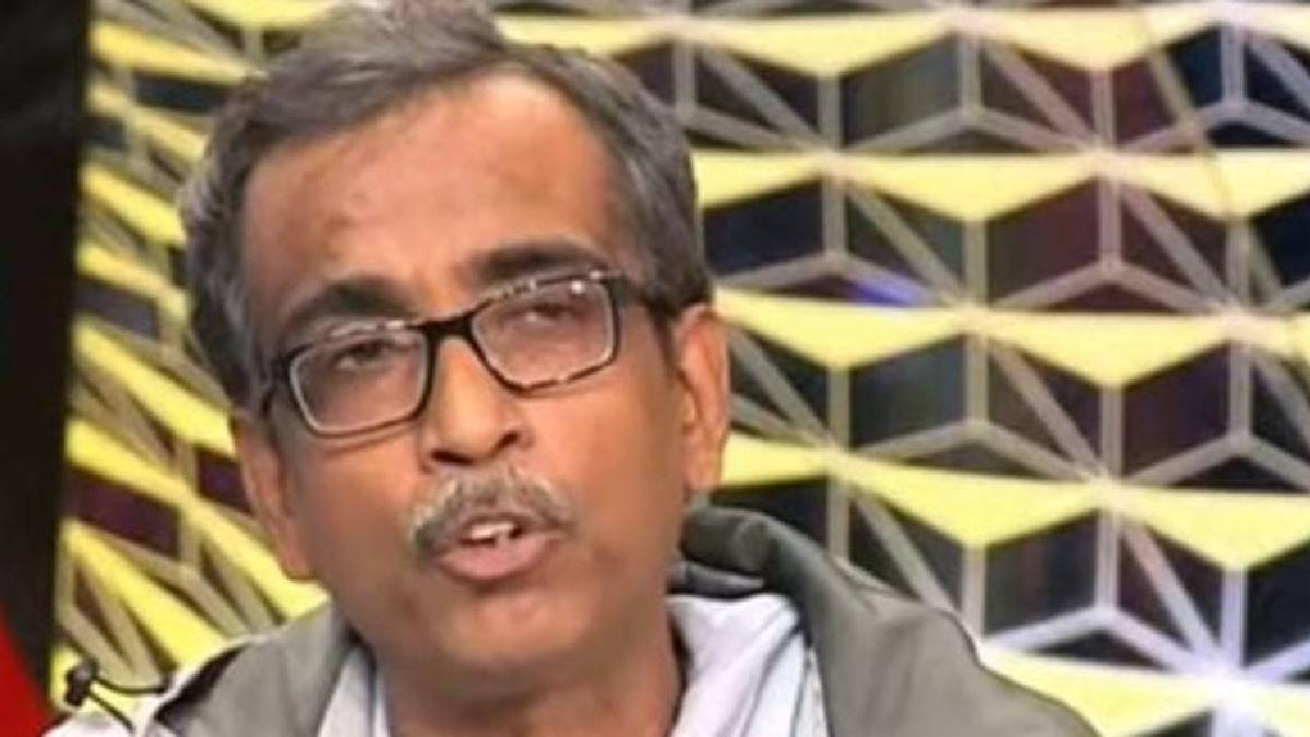 সাত দফা থেকে দু’দফা ভোট, কার সুবিধা? কী বলছেন রাজনৈতিক বিশ্লেষক শুভময় মৈত্র