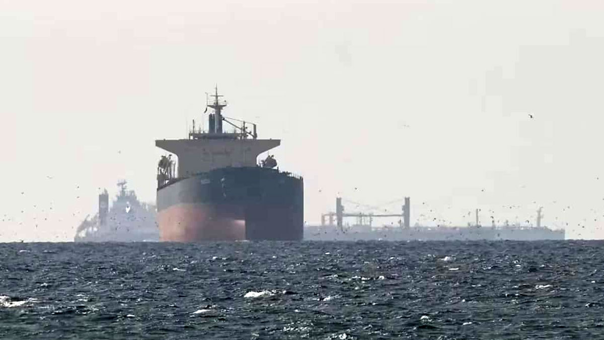 ইরানের ‘সুইসাইড বোট’ হামলা মার্কিন জাহাজে, মৃত ভারতীয় নাবিক