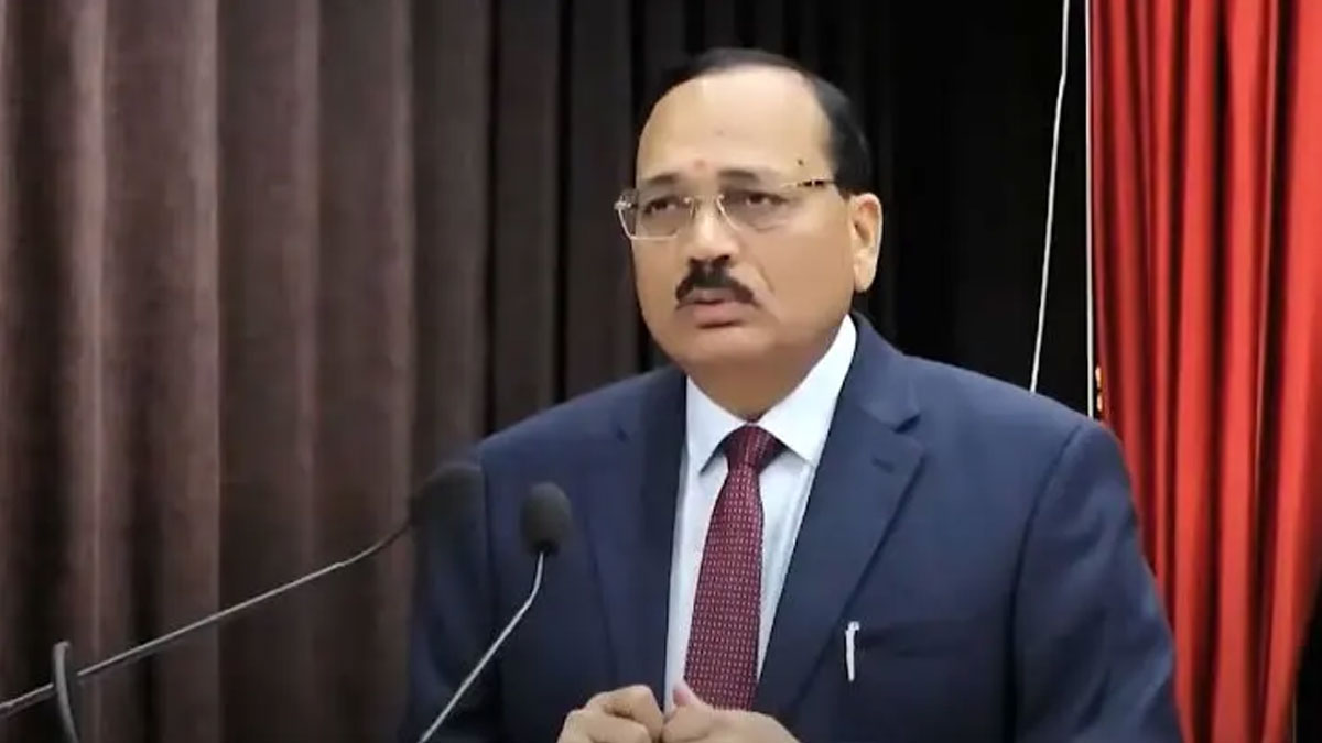 ঋতুকালীন ছুটি বাধ্যতামূলক হলে মহিলারাই চাকরি পাবেন না: সূর্য কান্ত