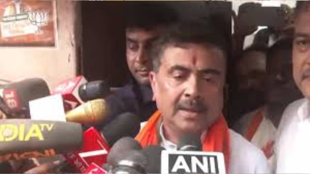 ভবানীপুরে প্রচার শুরু করলেন শুভেন্দু অন্যদিকে তৃণমূলের প্রস্তুতি বৈঠকের ডাক