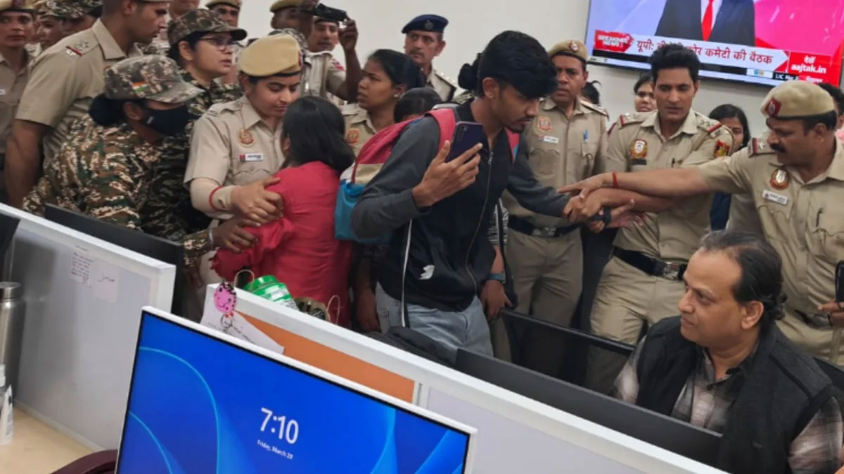 নোটিস ছাড়াই ইউএনআই দপ্তর সিল করল দিল্লি পুলিশ