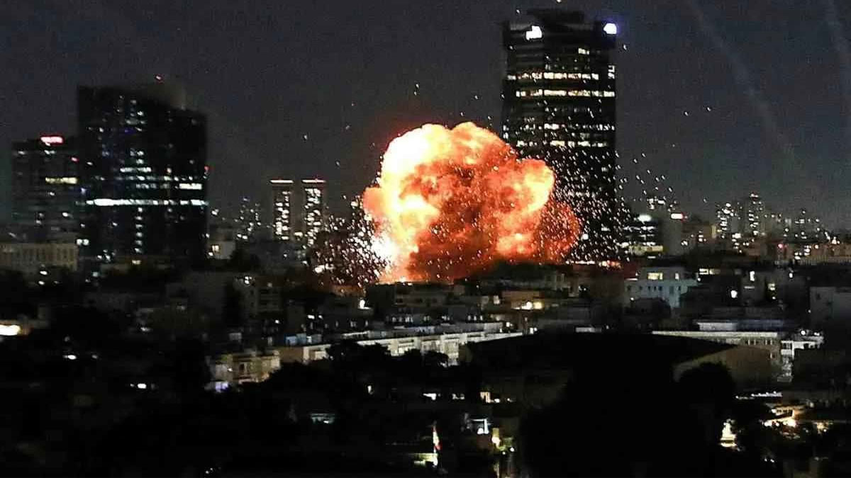 ইরানে আরও ভয়ঙ্কর হামলার হুঁশিয়ারি আমেরিকার, বাড়ছে উদ্বেগ