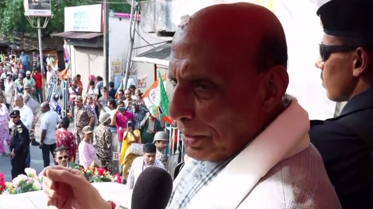 বাংলায় পরিবর্তন নিশ্চিত, দুই-তৃতীয়াংশ আসনের দাবি রাজনাথ সিংয়ের