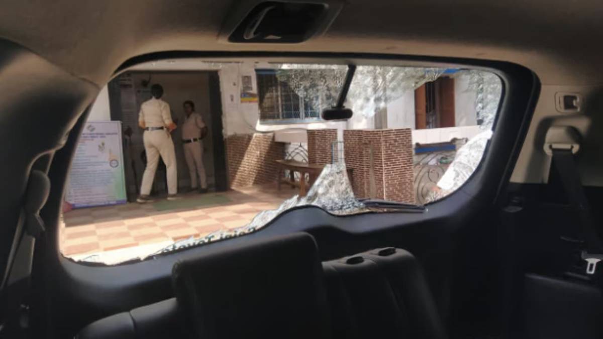 আসানসোলে বিজেপি প্রার্থী অগ্নিমিত্রা পালের গাড়িতে হামলার অভিযোগ