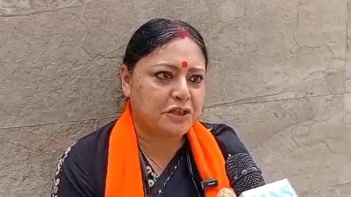 প্লাগ পয়েন্টে কাগজ ঢুকিয়ে ক্যামেরা বন্ধের আশঙ্কা বিজেপি নেত্রী অগ্নিমিত্রা পালের