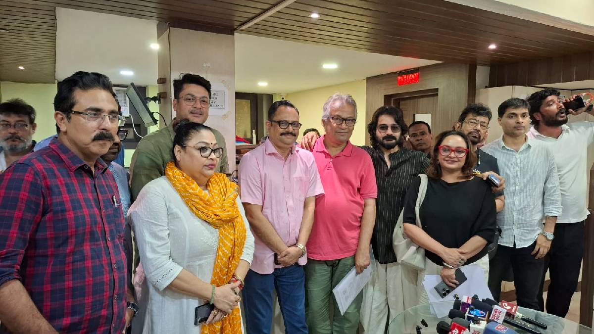 প্রতিটা ছবির বিমা হবে বাজেট অনুযায়ী, আর্টিস্টস ফোরামের বৈঠকে সিদ্ধান্ত