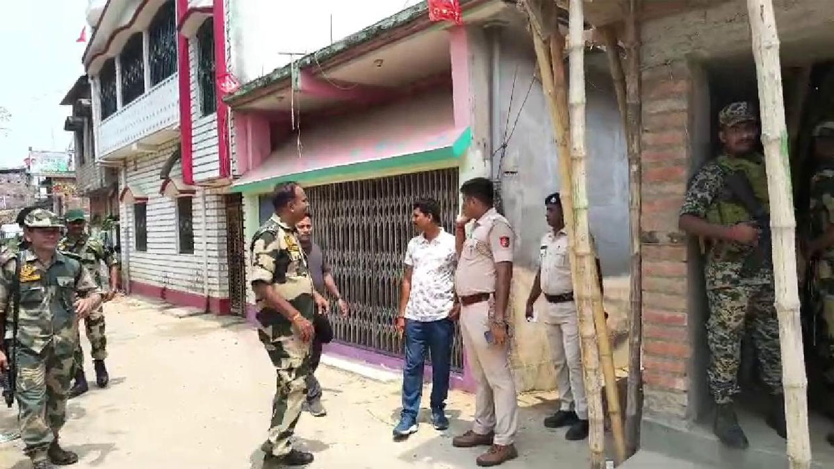 ভোটের আগে ফরাক্কায় বিস্ফোরণ, উড়ে গেল কংগ্রেস কর্মীর বাড়ির ছাদ