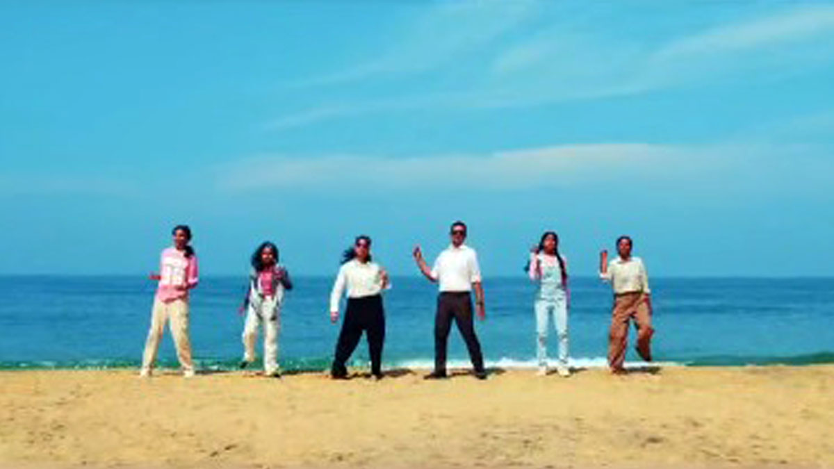 কেরলে নাচে মাতলেন নির্বাচন আধিকারিক, ভাইরাল ভিডিও