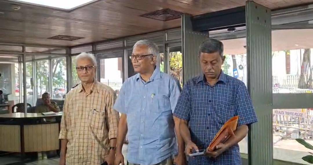 নির্বাচনী তালিকা নিয়ে ক্ষোভ, সিইও দপ্তরে বাম প্রতিনিধিদলের অবস্থান