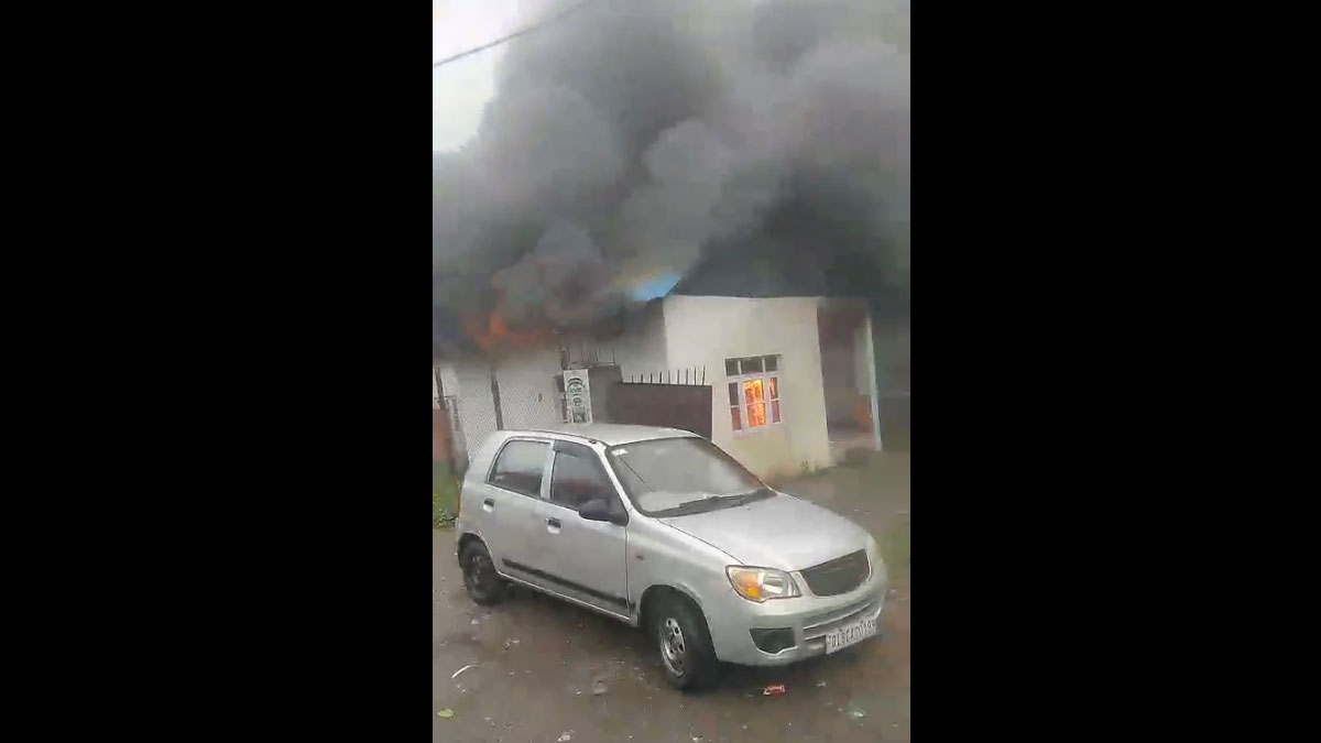 উরি জলবিদ্যুৎ প্রকল্পে ভয়াবহ অগ্নিকাণ্ড, আতঙ্কে ছড়াল চাঞ্চল্য