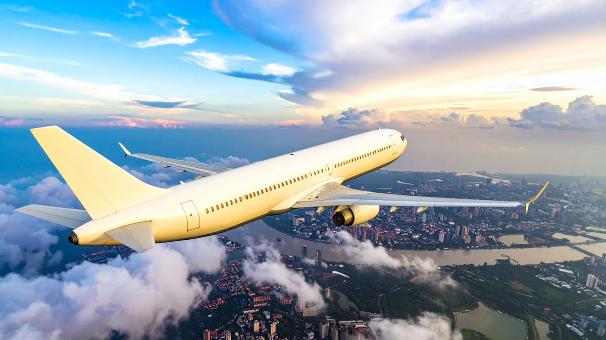 পশ্চিম এশিয়া সংঘাতে বড় ধাক্কা, বাতিল ১০ হাজারের বেশি ভারতীয় উড়ান