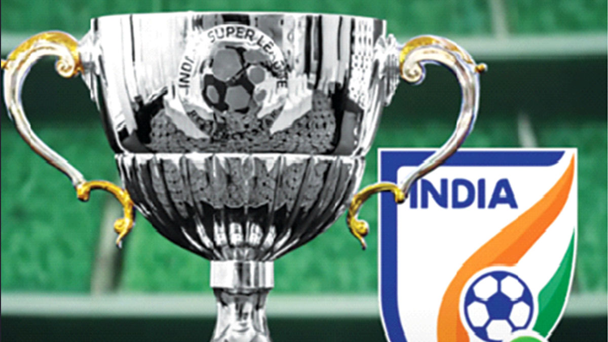 মাঠের লড়াই ছাপিয়ে বড় হয়ে উঠছে বাঁশির ভুল