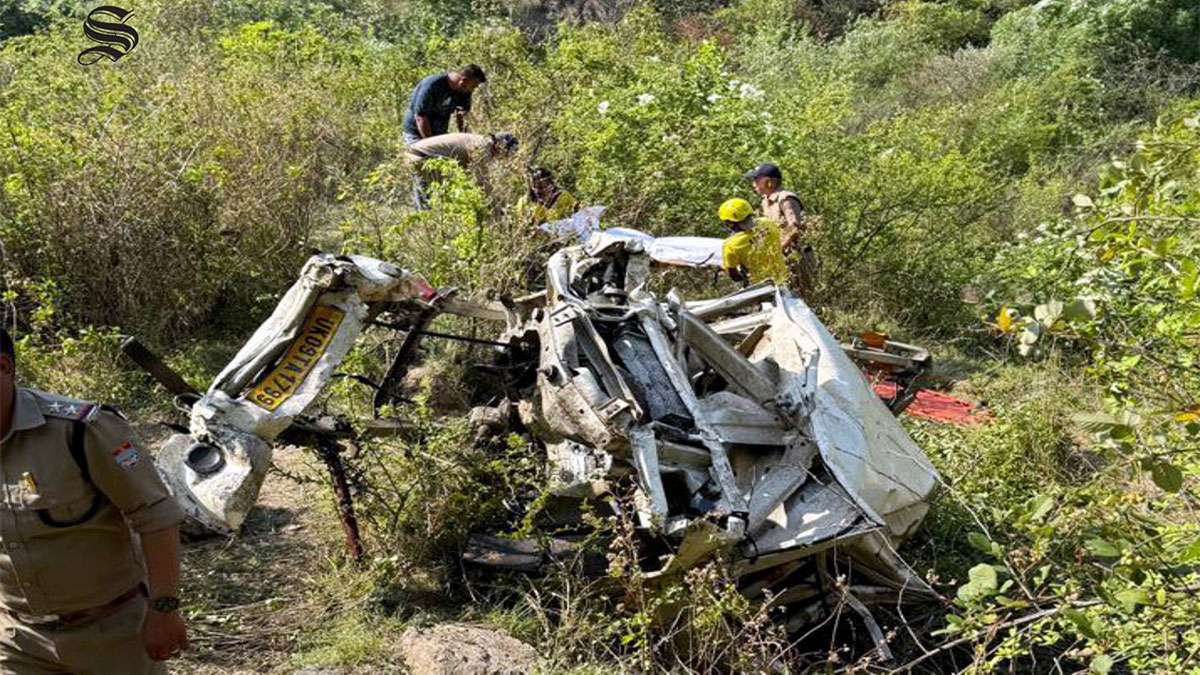 গভীর খাদে গাড়ি পড়ে ৮ জনের মৃত্যু, শোকে স্তব্ধ গাঢ়ওয়াল