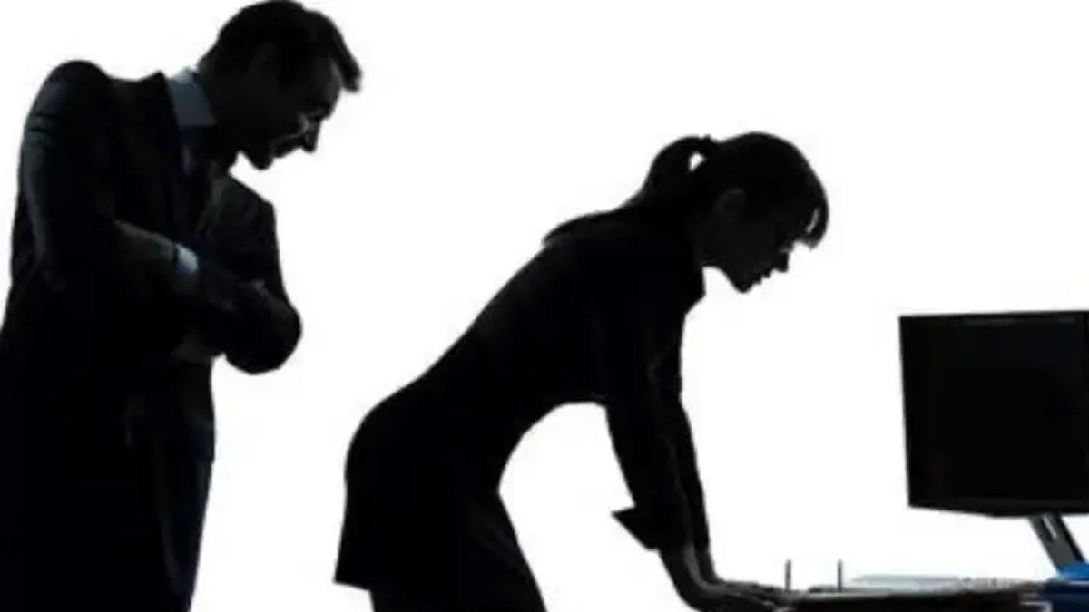 কর্মক্ষেত্রে হেনস্থা ও ধর্মান্তরকরণ, মহারাষ্ট্রে দুই পৃথক ঘটনায় তোলপাড়