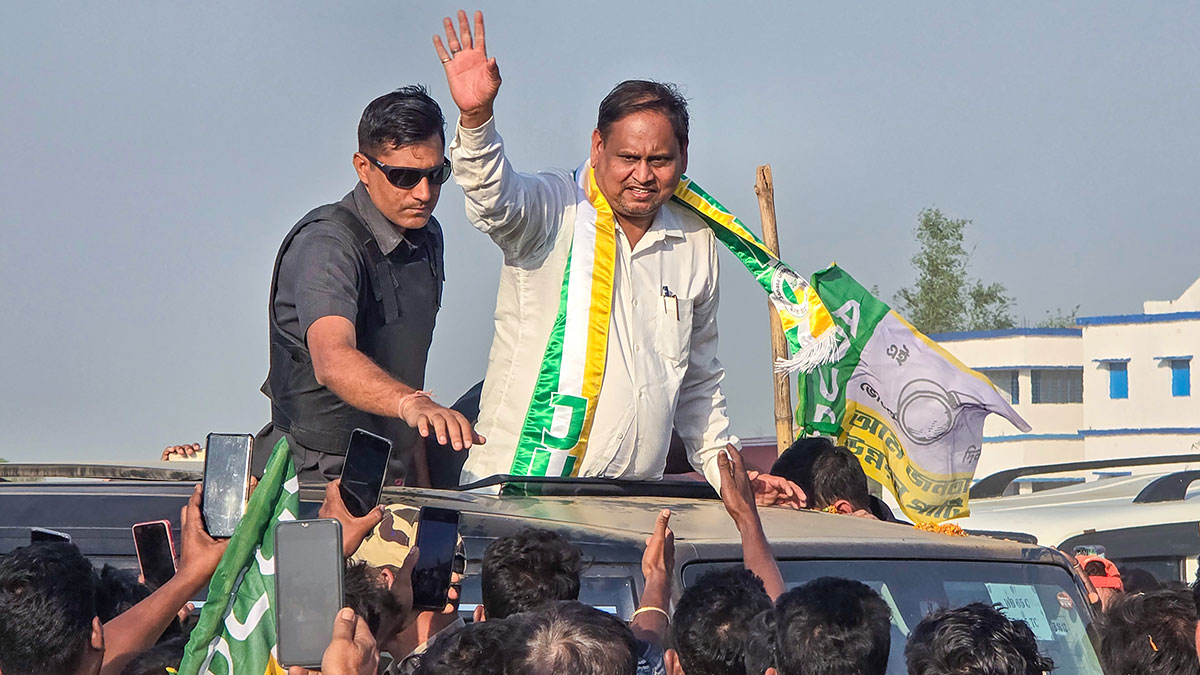 হুমায়ুন কবিরের বিরুদ্ধে বিধি ভাঙার অভিযোগ, কমিশনের দ্বারস্থ তৃণমূল