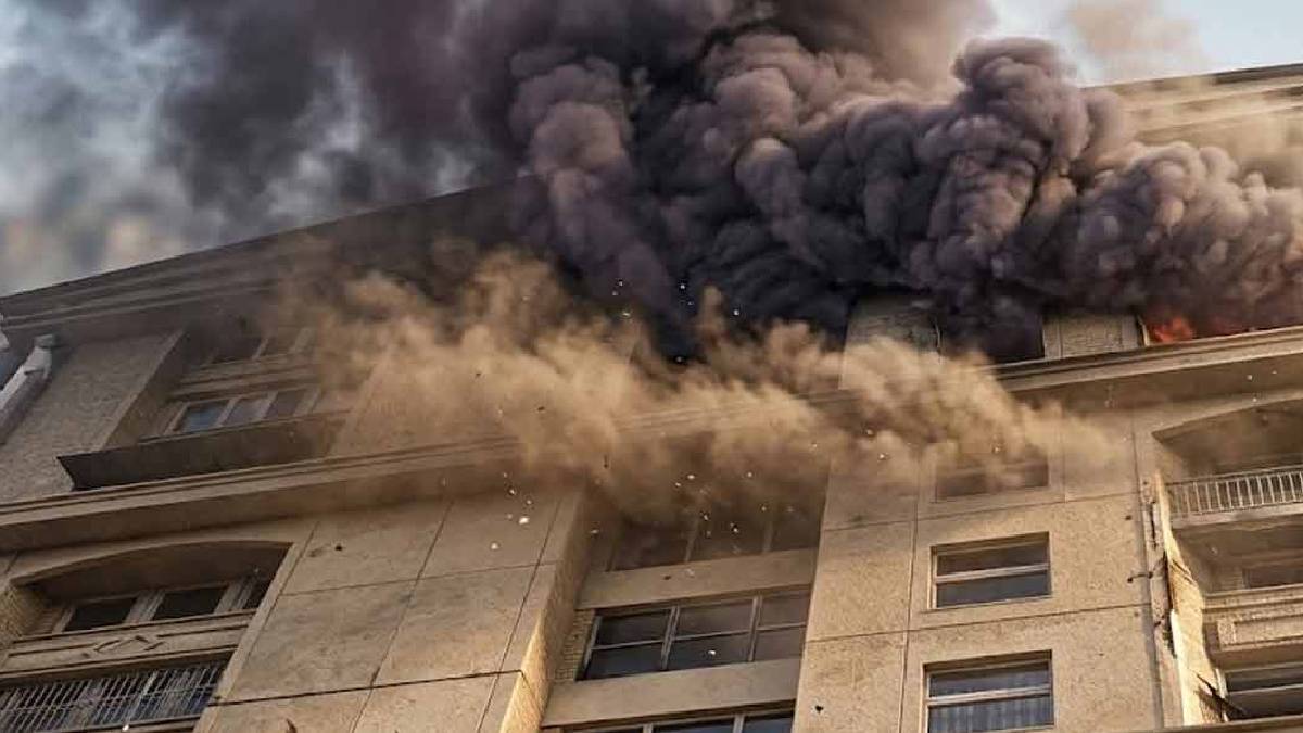 করুণাময়ীর কাছে আনন্দলোক হাসপাতালে আগুন