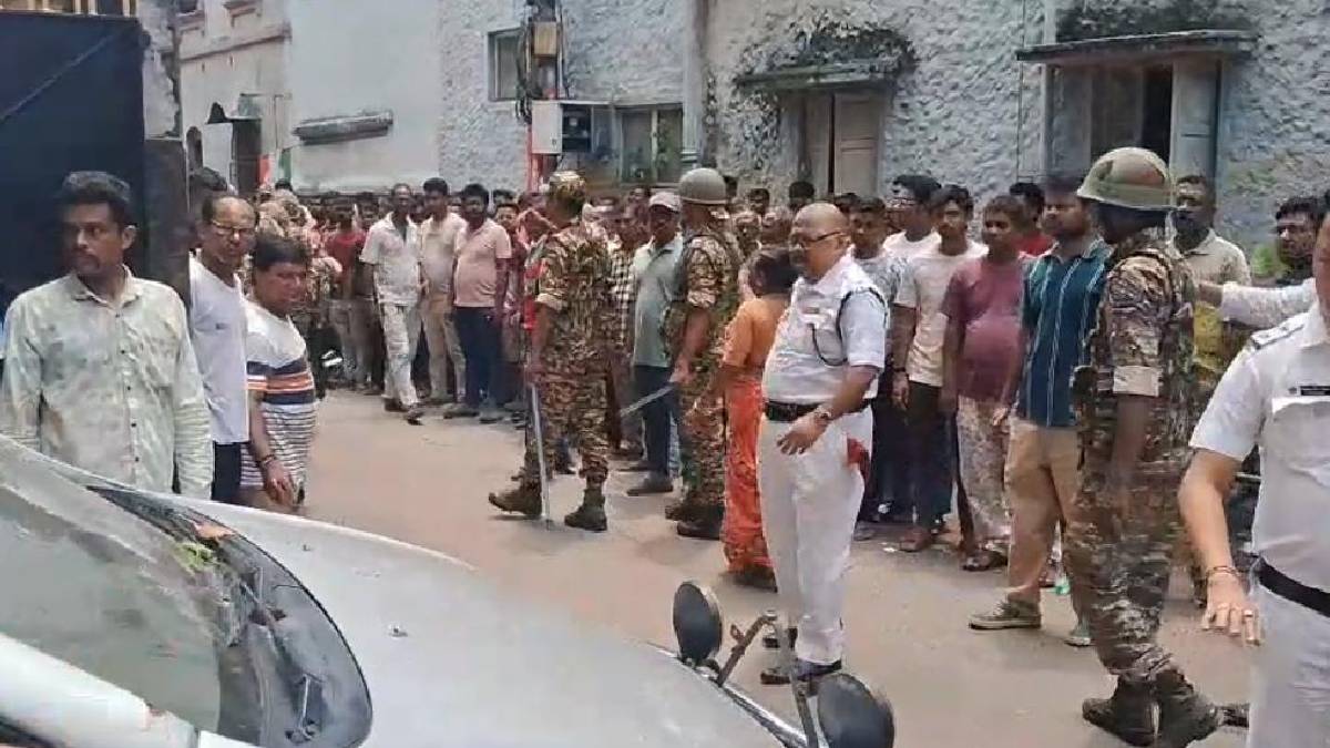 কালীঘাটে কুমার সাহার বাড়িতে আয়কর হানা