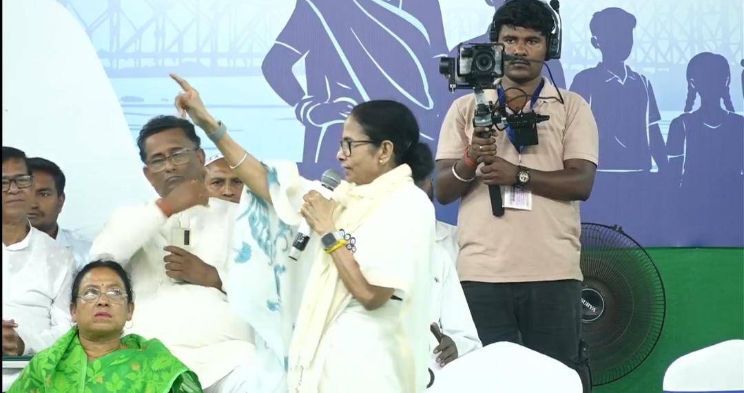 অমরাবতীর মাঠদখল বিতর্কে কাউন্সিলরদের কড়া বার্তা মমতার