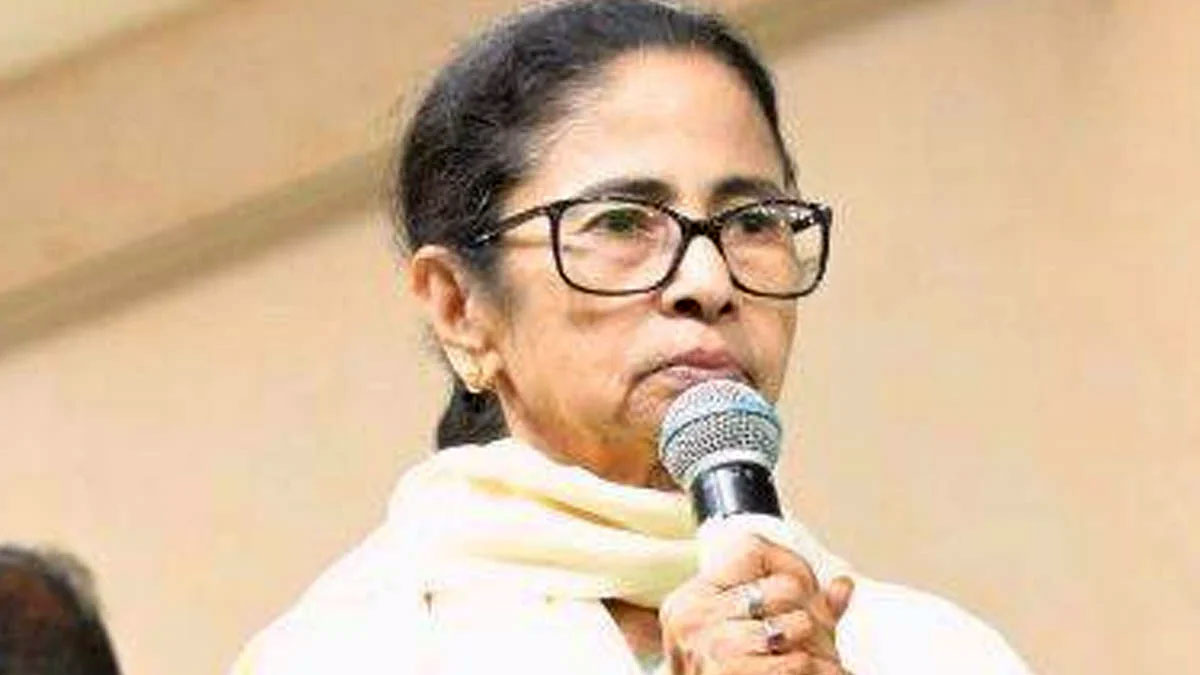 রাতভর জেগে সকালে সকালে বুথে ঘুরলেন মমতা