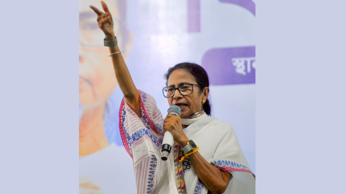 গাড়ি তল্লাশি নিয়ে সরব মুখ্যমন্ত্রী, নির্বাচন প্রক্রিয়া নিয়ে প্রশ্ন মমতার