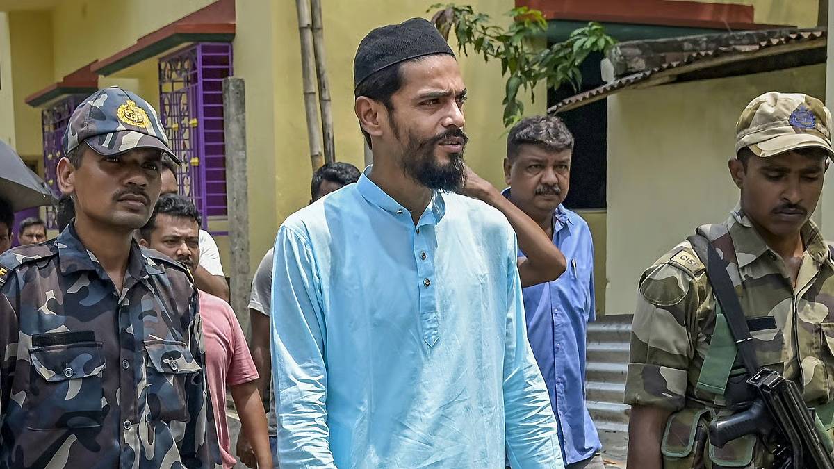 নওশাদকে দেখে জয় বাংলা স্লোগান, তেড়ে গেলেন আইএসএফ প্রার্থী