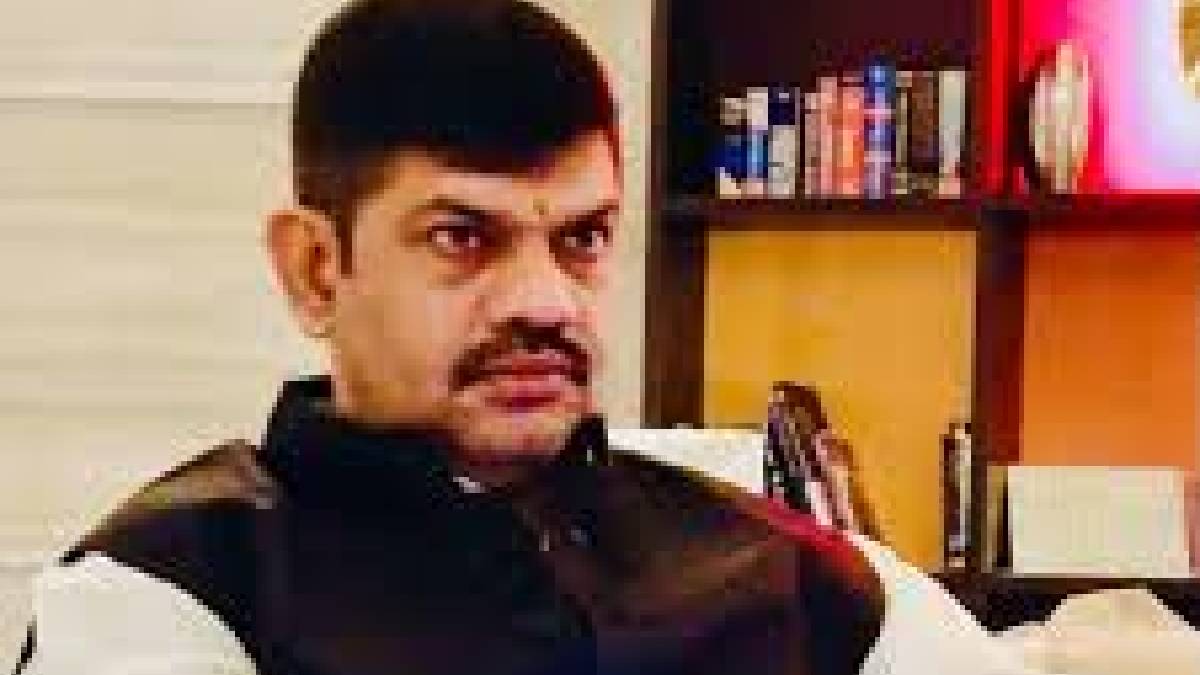 কলকাতা বন্দরে ফিরহাদের বিরুদ্ধে বিজেপি প্রার্থী সদ্য জামিনে মুক্তি পাওয়া রাকেশ সিং