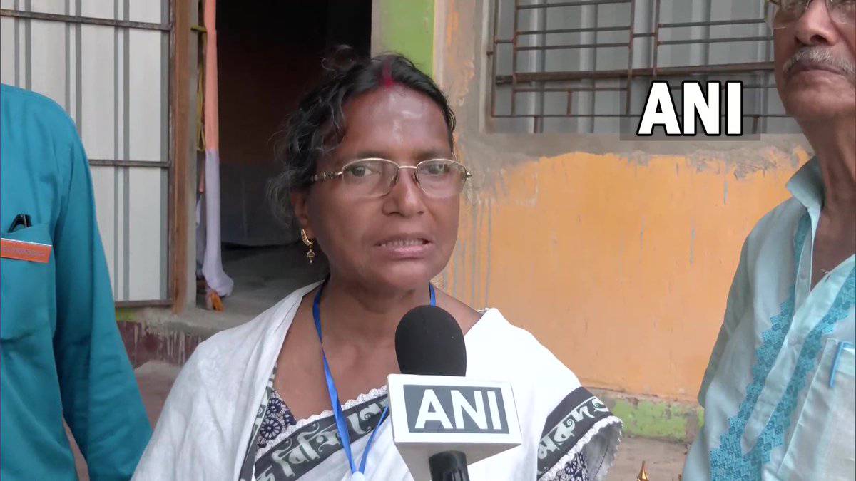 পানিহাটিতে অভয়ার মা’কে ঘিরে বিক্ষোভ, বিক্ষোভকারীদের গ্রেপ্তারের দাবি রত্নার