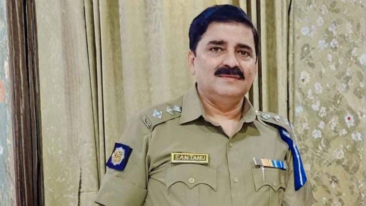 কলকাতা পুলিশের ডিসি শান্তনু সিনহা বিশ্বাসের বাড়িতে ইডির তল্লাশি