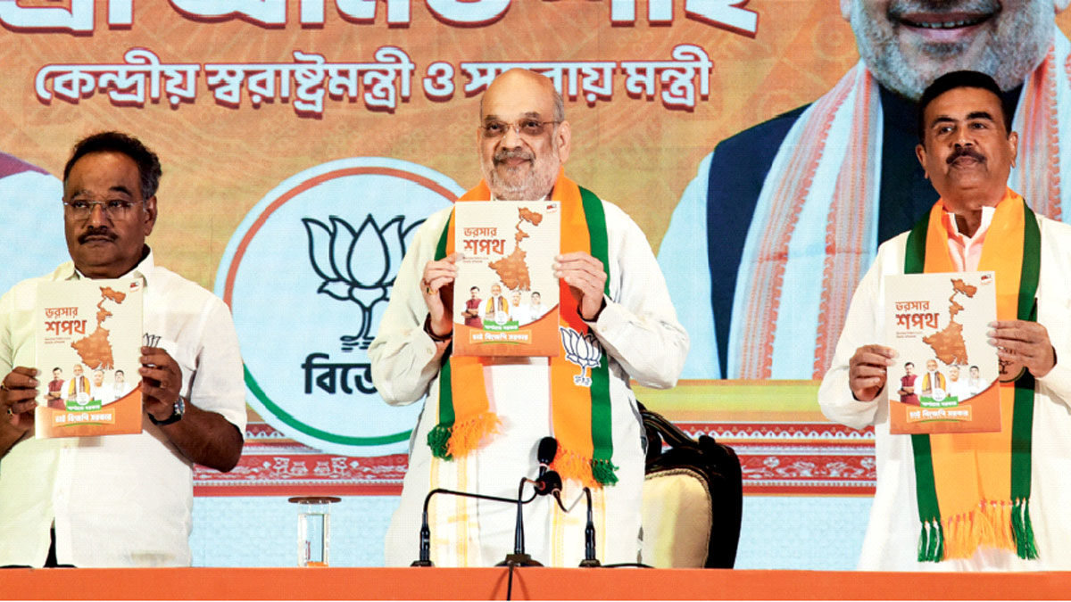 ‘সোনার বাংলা’ গড়ার ডাক শাহের, ‘অনুপ্রবেশকারীদের ডিটেক্ট, ডিলিট, ডিপোর্ট’