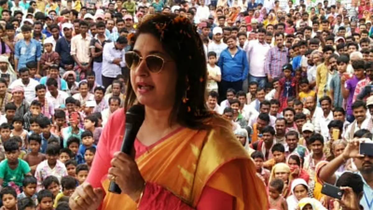 প্রার্থী অসন্তোষের জেরে মুরারইয়ে কর্মীসভা ছাড়লেন তৃণমূল সাংসদ শতাব্দী রায়