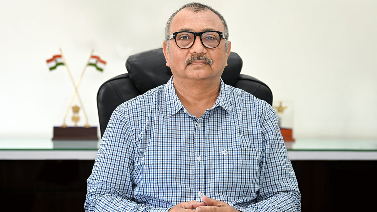 দক্ষিণ পূর্ব রেলের দায়িত্বে সৌমিত্র মজুমদার, নতুন গতি আনতে প্রস্তুত