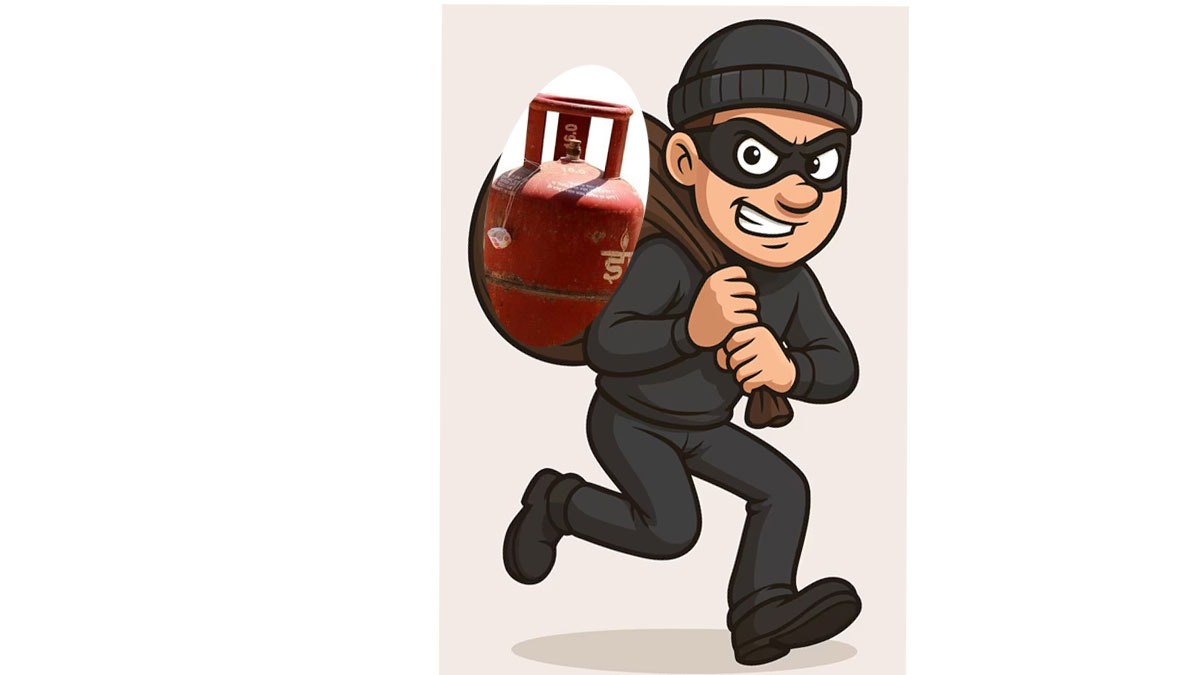 বাড়ি থেকে গ্যাস ভর্তি সিলিন্ডার চুরি