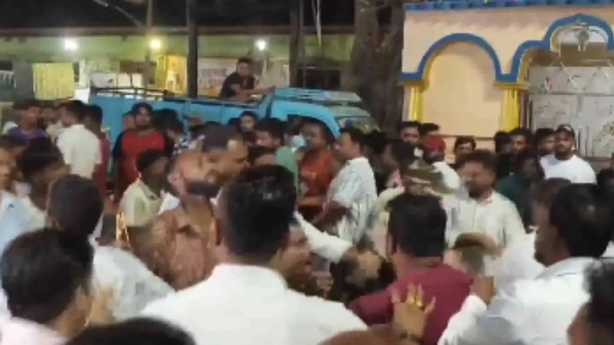 জগদ্দলে তৃণমূল এবং বিজেপি সংঘর্ষে পলাতকদের গ্রেপ্তার করার নির্দেশ পুলিশকে