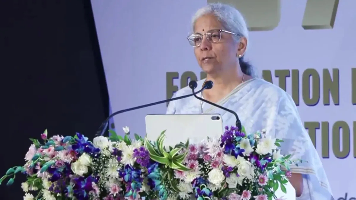 বিদেশি মুদ্রা সঞ্চয়ে জোর সীতারমণের