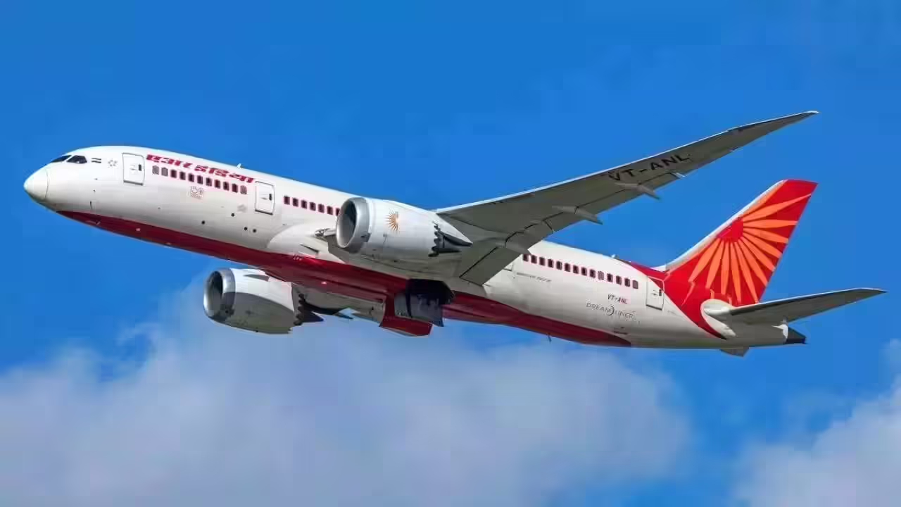 জ্বালানি সংকটের প্রভাব এবার আকাশপথে