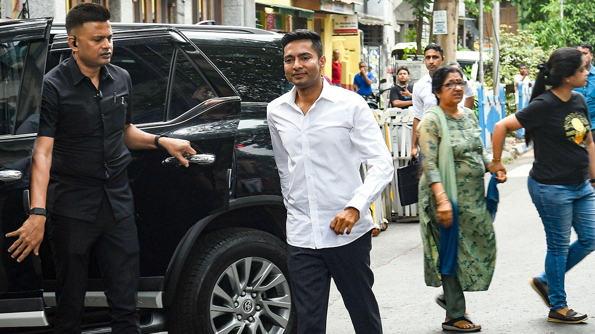 অভিষেক বন্দ্যোপাধ্যায়কে গণনা কেন্দ্রে প্রবেশে নিষেধ কমিশনের