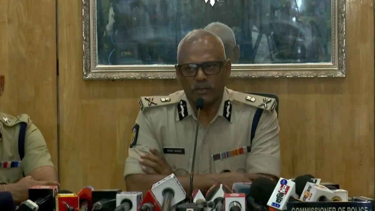 ‘বুলডোজার-জেসিবি নিয়ে মিছিল করা যাবে না’, কড়া বার্তা অজয় নন্দার