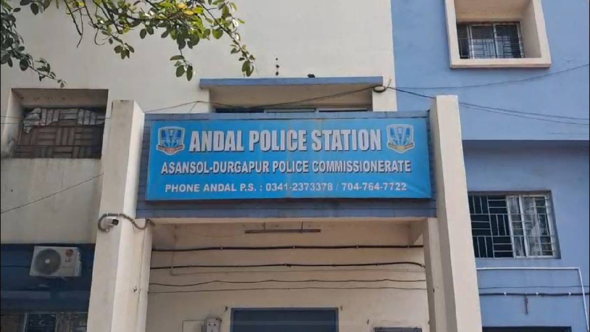 অন্ডালে এক নাবালিকাকে ধর্ষণের অভিযোগে গ্রেপ্তার দুই যুবক