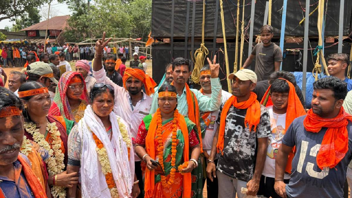 মেদিনীপুরের বরাগাদায় বিজেপির অভিনন্দন যাত্রায় মানুষের ঢল